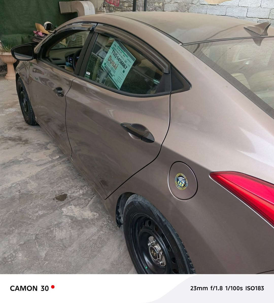 الانترة موديل 2013 وارد امريكي بيها بس بنيد مبدل وبيها مكانات مصبوغة محرك 200 دوش
كير ومحرك مكفولات السعر 110 
موبايل *********** بي واتساب
