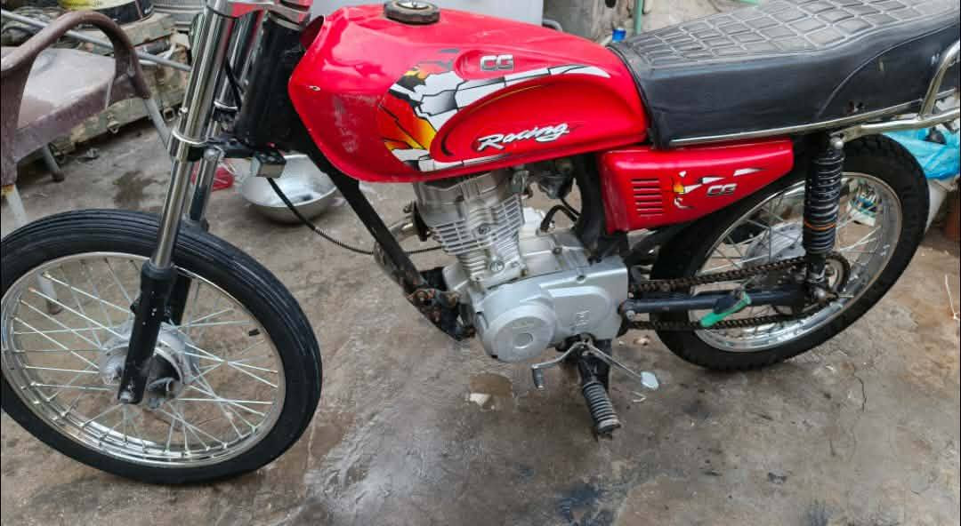 السلام عليكم اربعه كير أوراق سكنر محرك شلامجه عوزه ترتيبات بسيطه ب350وبيه مجال حك جيه مكاني  شارع المطار ***********
