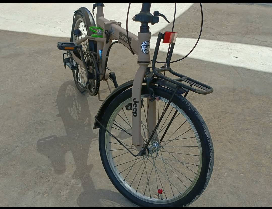 بايسكل للبيع جيب طبكه حجم ٢٠ الصبغ جلد حيه مكينه شيمانو 6 نمر شغاله بريكات اماميه خلفيه شغاله السعر ب 95 وبي مجال قليل الشراي واليريد يعرف باقي التفاصيل هذا رقم راعي البايسكل *********** ويتفاهم ويا ( من رخصة الادمن)
