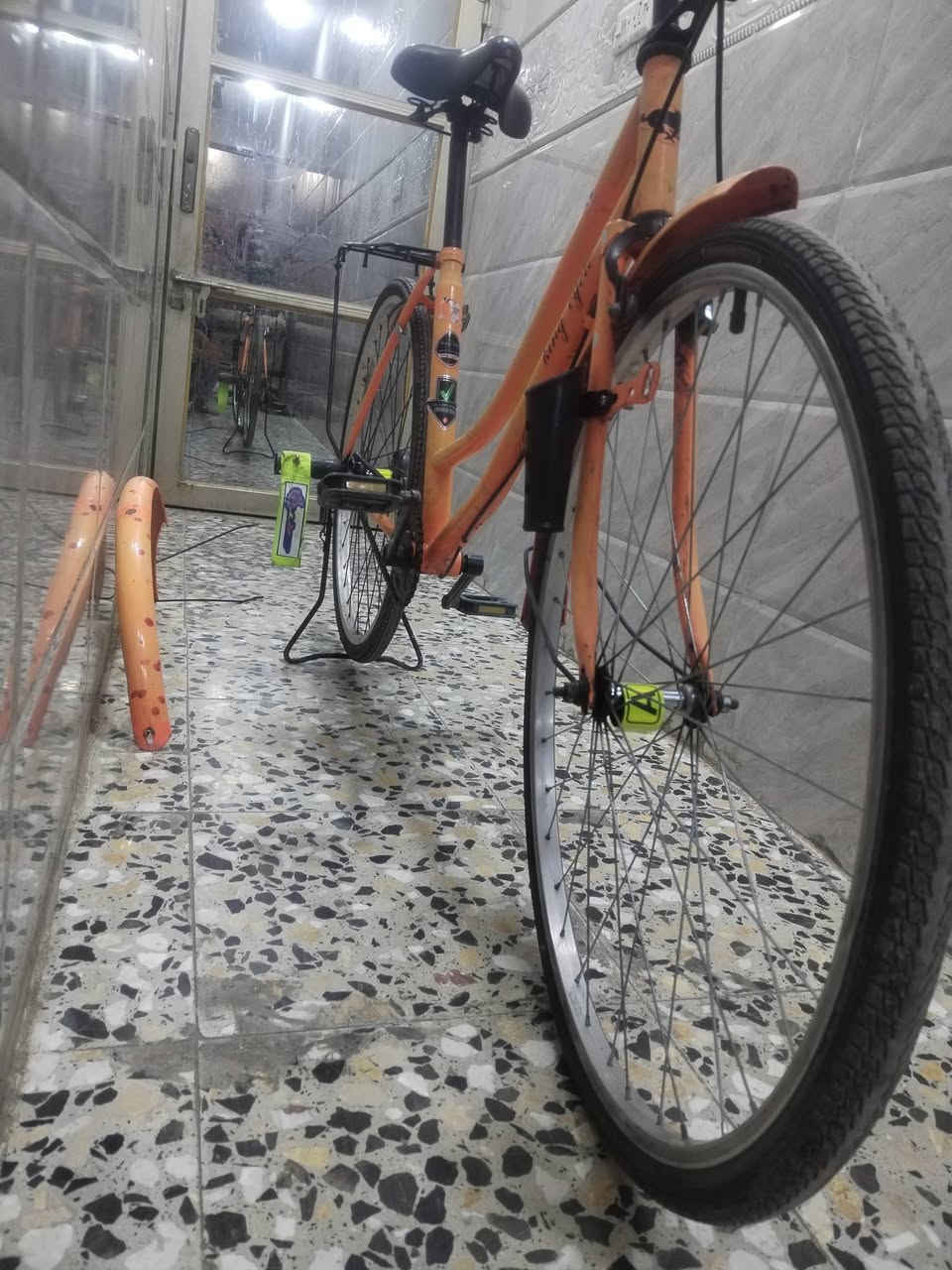 السلام عليكم بايسكل للبيع شراي يصل *********** عنوان بغداد حي أور
