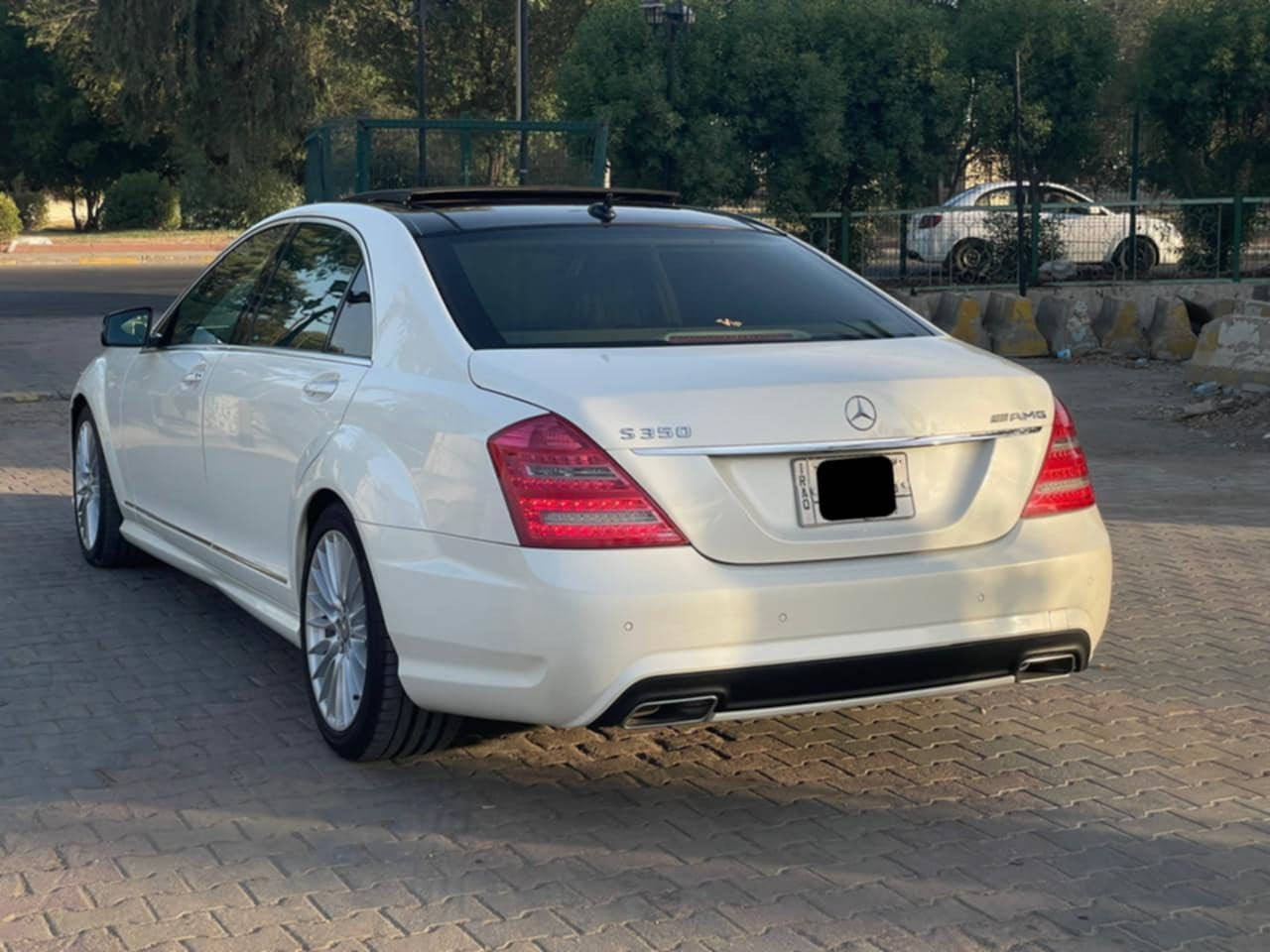 Mercedes Benz S class 
السيارة وارد خليجي استيراد شركة باجگير   S 350 
موديل 2011
عداد الكيلو متر 175الف حقيقي 
كير مكينة صدر كهربائيات كفالة بيهة مكانين صبغ كد شبر
ويل كب 19 تو سايز AMG مع طخم اطارات انتاج 25 
مواصفات السيارة معروفة
السعر 265 ورقة للبيع او مراوس حسب القناعة
للاستفسار الاتصال ع الرقم ***********
