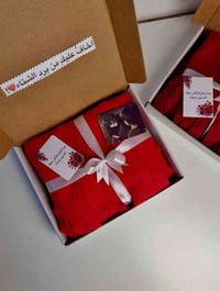 ♥🍒 اهداكِي اسكارف أحمر  مع عطر جورجينا ♥️🍒 ✅كل هذا ب 15 الف بس بلاش اق...