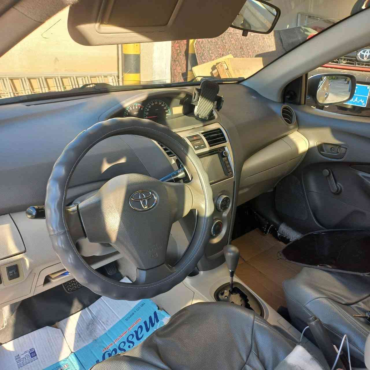 یارس 2013 سعودی فول عادی گێر توماتیک بەبێ دحم بەشەرت بێ کێشە کەمێک شوخت و قۆپی هەیە بەعام سەیارەکە جوانە ماڵی دۆستە سعری 95 وەرەقە مەجال ***********

