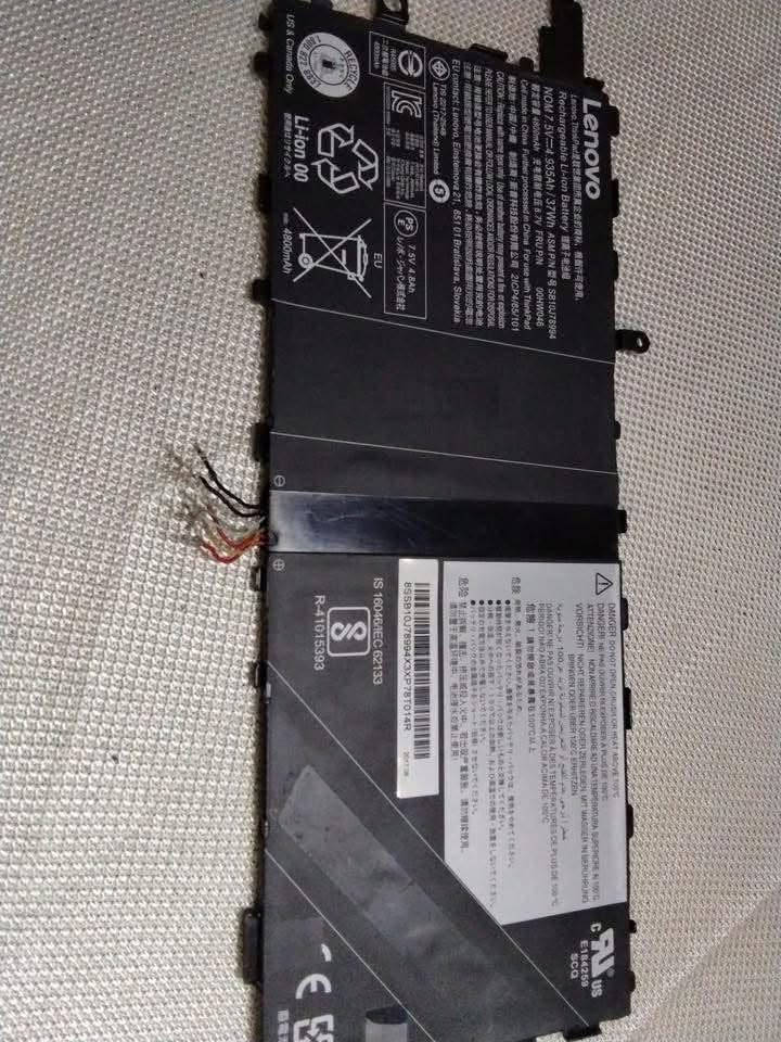 لابتوب محموله سعر ١٧٥ وبي مجال i5 جيل 7
رام 8 
هارد 256 ssd m.2 
عوزهة فقط بطاريه وسماعه  
*********** واتساب
