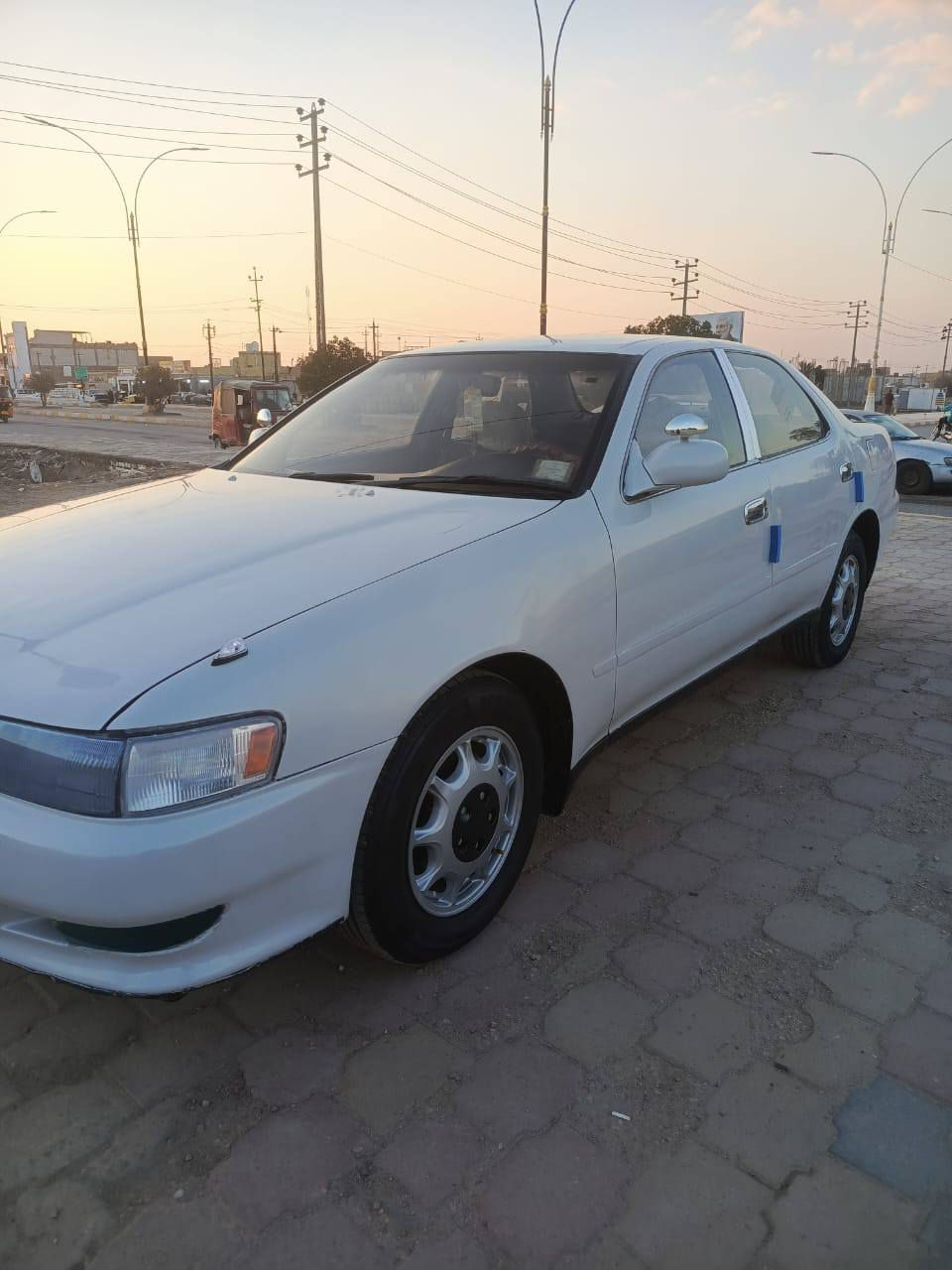 السلام عليكم كرسته للبيع موديل 93سياره مكفوله من الكص ونقل جثه العيب شرعي وضربه وصبق العام محرك وكير ونجي جديد حداديه جديده تخم تاير  رقم بصره مشروع وطني سنويه 27 سياره مال جناي رقم الهاتف  *********** مكان ناصريه غراف
