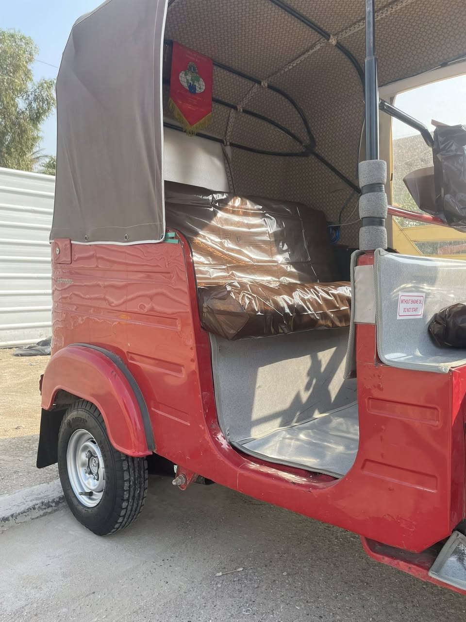 سلام عليكم تكتك 2018 رقم وسنوية تحويل ثاني يوم كفالة فقط معمرة دوس وبيها ملاحظات بسيطة *********** العنوان بغداد الزعفرانية : السعر خاص
