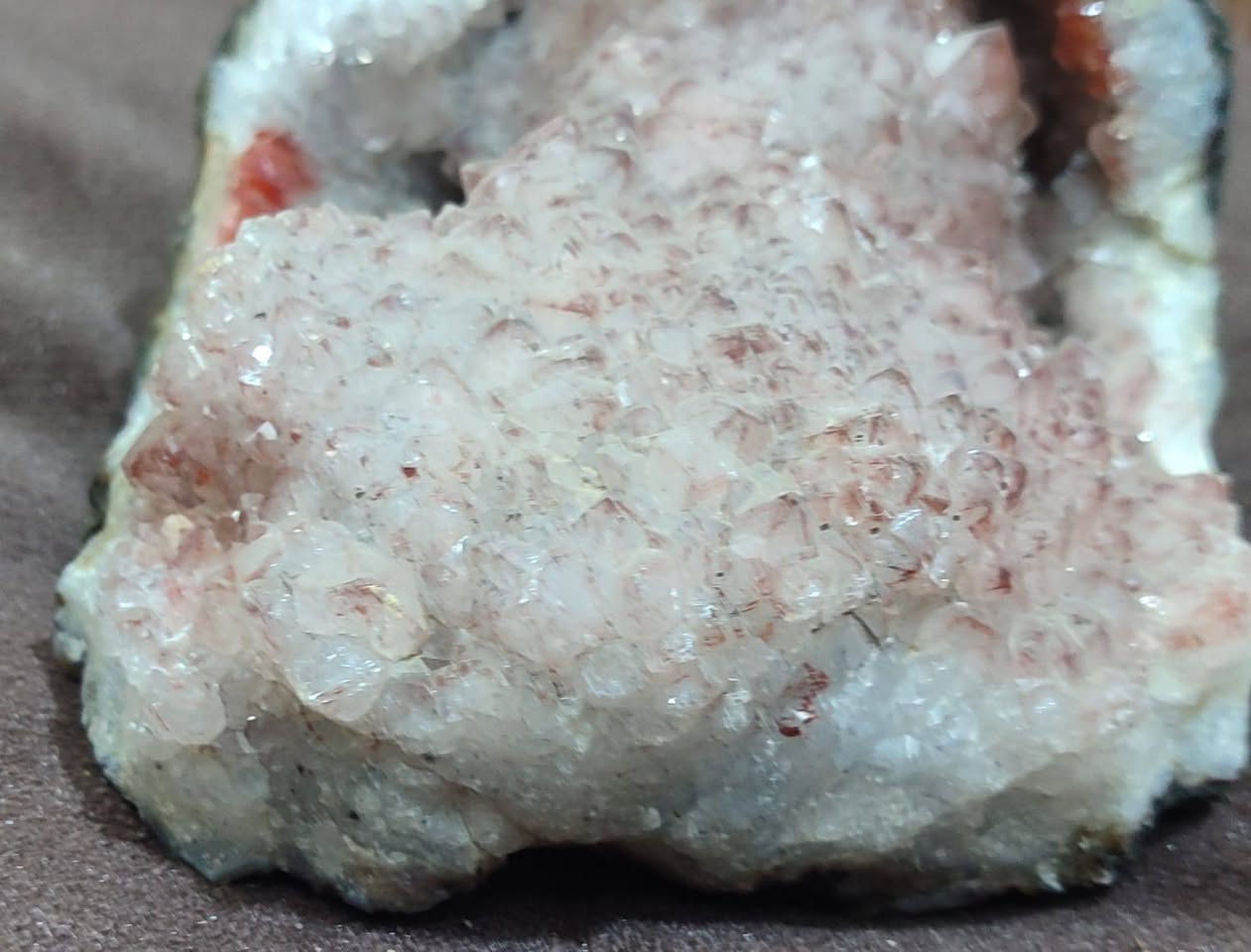 حجر خام جيود جمشت وردي
بيع مباشر 100.000 دينار
يتوفر توصيل لجميع محافظات العراق


**إذا كنت صاحب هذا الإعلان وتريد حذفه لأي سبب، رجاءا أرسل رسالة إلى الدعم الفني**