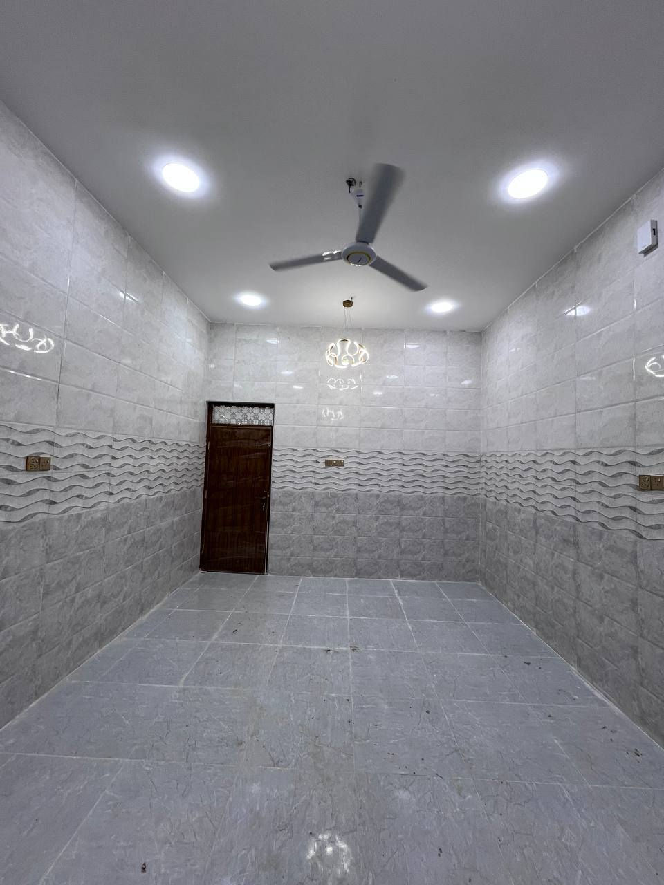 الجودة التي تستحقها، بالضمان الذي تطمئن له!
مستمرون بالعروض التسويقيه العقارية .
#يتوفر دار سكن 🏠 بتميز يختلف عن غيره .
يمتاز بمساحة 225م /🔐 #تستلم دارك عند المكاتبة
ملك صرف زراعي عراقي نموذج 25
وكالة . مكاتبة . نسخة من الطابو . تقابل المالك الأرض .
📍 إبي الخصيب - كوت ثويني - قرب الصيدلية .
الدار جاهز للمشتري ان شاء الله ✨
البائع يتعهد بكافة الضمانات والرسميات .
#يحتوي :: كراج واسع . مجمع صحيات خارجي .حديقة
( مدخل كلدور . مدخل أستقبال . مدخل مطبخ )
أستقبال . كلدور . مطبخ واسع . صالة نساء خاصة .
موزع غرف منام . مناور عدد 2 . غرفتين منام . درج .
غرفتين منام قياس كل غرفة ( 5 * 4 ) .
البيبان أخشاب #تفصال بيبان الحديد #تفصال .
#الدار قرب مركز مدينة البصرة .
ويقرب من سايدين الخارج طريق ( إبي الخصيب - فاو )
#السعر_المطلوب :: 130 مليون قابل للتفاوض.
#للأستفسار :: 
***********
