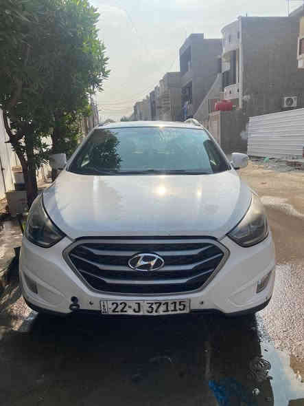 السلام عليكم
توسان موديل 15 سياره جديده نضيفه مال جناي بيها جنطه وبنيد بس صبغ فقط سياره جديده مرتبه السعر 135 رقم اربيل  ماشيه 200 الف مكينه وكير كفاله السونار موجود بل صور مكانها بغداد الدوره 
للتواصل ***********
