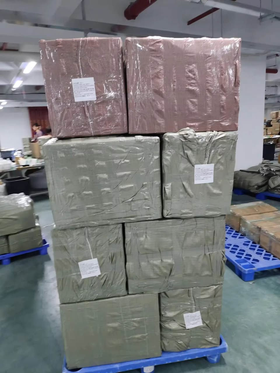 صبغ شعر طبيعي نباتي خالي من الامونيا

ابيع بسعر الجملة
اقل كمية ٧٥ قطعة
القطعة بألفين دينار

القطعة تحتوي على ١٠ اكياس
الكيس مخلوط وجاهز للاستخدام الفوري

*********** البصرة, العراق
