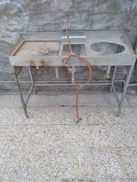 متاح طباخ مطاعم نضيف وجديد السعر 175 وبي مجال الاتصال 07831644675