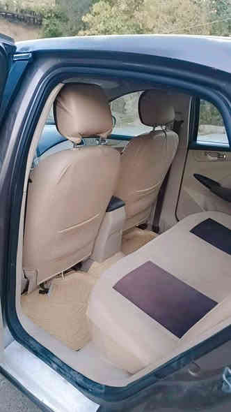 بەناوی خودای بەخشندەی میهرەبان

 شیری 2016   ڕەنگ باینجانی  
چوارتایەی خاوێن و تەبرید گەرمی و ساردی لە سەر سویچ 
گێڕ و مەکینەی بەشەرتی فیتەر 
  و نەکراوەتەوە   سێ پارچەی سبوغە 
سعری 59 گەڵاو معامەلە 
شوێن /چۆمان 
کۆڕەک واتس ئەپی لەسەرە
***********
