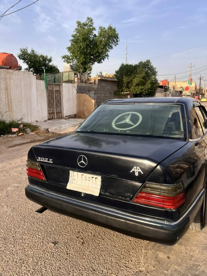 مارسيدس دب محور ثنين ونص سياره جاهزه نقصها بس راديتر تبريد بيع او مراوس
***********
