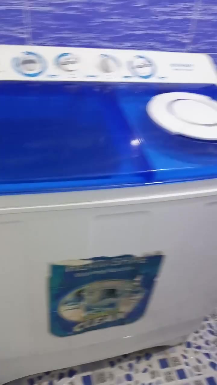 غساله نضيفه مستخدمه قليل كبيره شغاله غسل تجفيف تغسل بطانيات  سعرها 125 مكانها فلاحيه رجاءا الميشتري لايعامل ***********
