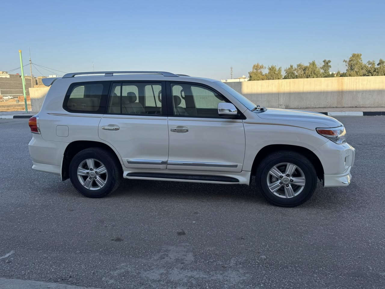 سلام عليكم

1ـ لاندكروز 15 شركات 

2ـ GXR

4-موصفاتها 

5-بصمه

6-بصمه ابواب

7-كشنات جلد

8-مري شفط

9-اشاير مري

10-حساسات

11-تحكمات

13-سياره كفاله عامه من كلشي 

14-رقم بغداد بسمي  

15-تحويل مباشر 

16-ماشيه 253

17-سياره تبريد ثلج 

18-كامله عله اخر حبايه

19-فتحه سقف

20-مكينه وكير مكفولات وكشر مكفول

21-سياره برغي ممفتوح بيه وضع شركه 

22-مكاني حي الحسين  

رقم الهاتف ‭***********‬

السعر 37 وبيه مجال
