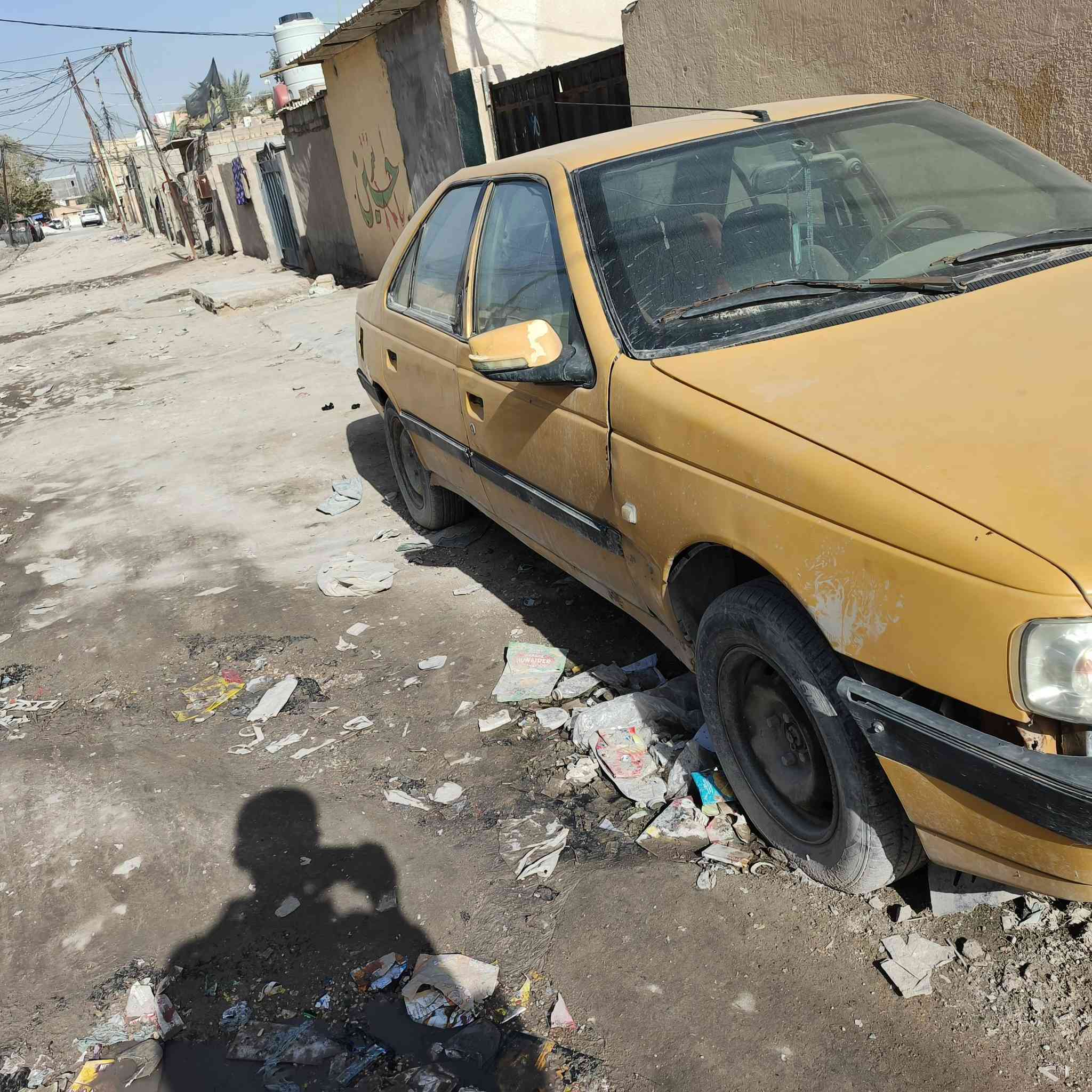 سيارة بيجو للبيع 405 بسبع اوراق المكينة كايمة راعيهة ما نندلة ونبيع كوم حديد المكان كربلاء حي النصر ***********0
