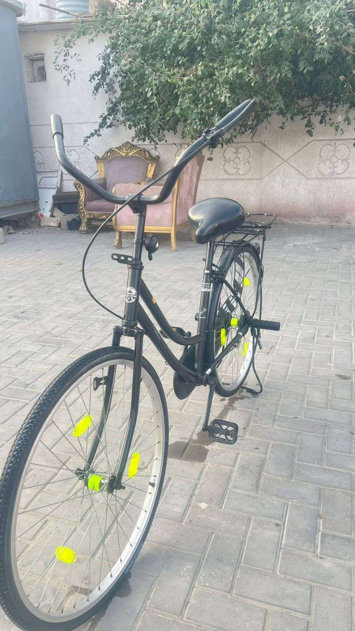 سلام عليكم بايسكل البيع حجم 26 لبايسكل حلو مرتب ما ناقصه ايشي مديل 18 لبايسكل كبشي شغال بي بس لفصفورات والطياريه مو ويا 
السعر 80وبي مجال 
المحافضه البصره 
المنطقه الجبيله المفتيه 
الهاتف ***********
