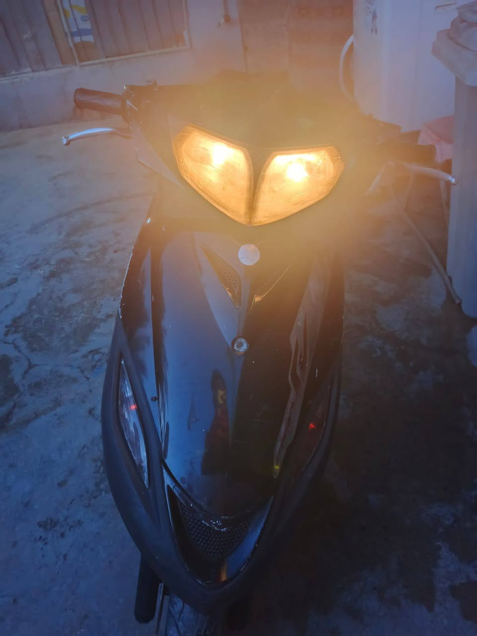 السلام عليكم اخوان دراجة ماكس للبيع مكينة كهربائيات كلهة مكفولة الكفرات عل بلاد السعر ٢٧٥وبيهة مجال بسيط مكاني النصر و السلام الحصوة 
***********
