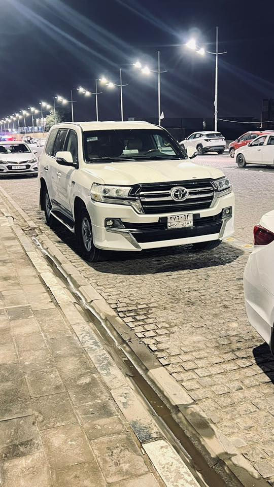 سلام عليكم لاندكروز 2012 محدثه 16 من داخل والخارج مصفحه باسم شركه للبيع او المراوس مكان بصره ***********
