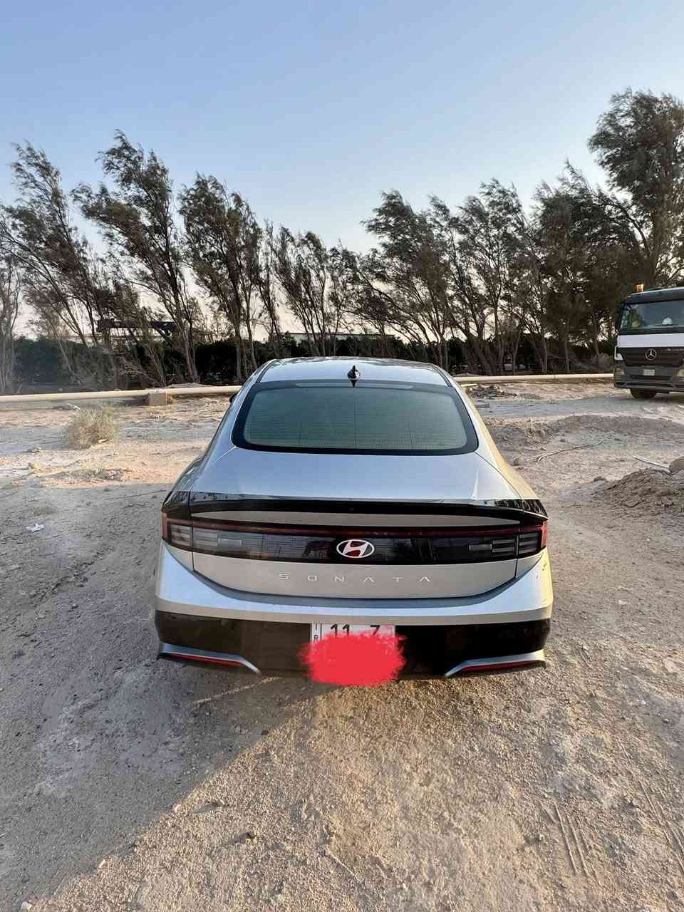 سوناتا2024 رقم بغداد
فول ماعده الفتحة
بصمة تشغيل عن بعد 
محرك 2500cc 
 بأسمي 
ماشي"75000 كيلو ماشي
لايت وبكلايت LED
رادار امامي 
لايت زنون بلاد 
توقف ذكي 
اوتو هولد 
سايد بريك بصمة 
تحديد مسار 
نظام قيادة تلقائية 
تحكمات ستيرن كاملة
كير بالستيرن
شاشة وكامرة 
نظام آبل كار بلي 
‏GPS خرائط
كشن كهرباء 
تدفئة وتبريد كشنات 
ويل كب كبير 17 انش
صور حادثهه مرفقه كفالة للسيارة حر السيارة باسمي مقفولة من عدد الدعامية الأمامية
سعره $203السيارة بالبصرة 
للاتصال:***********
