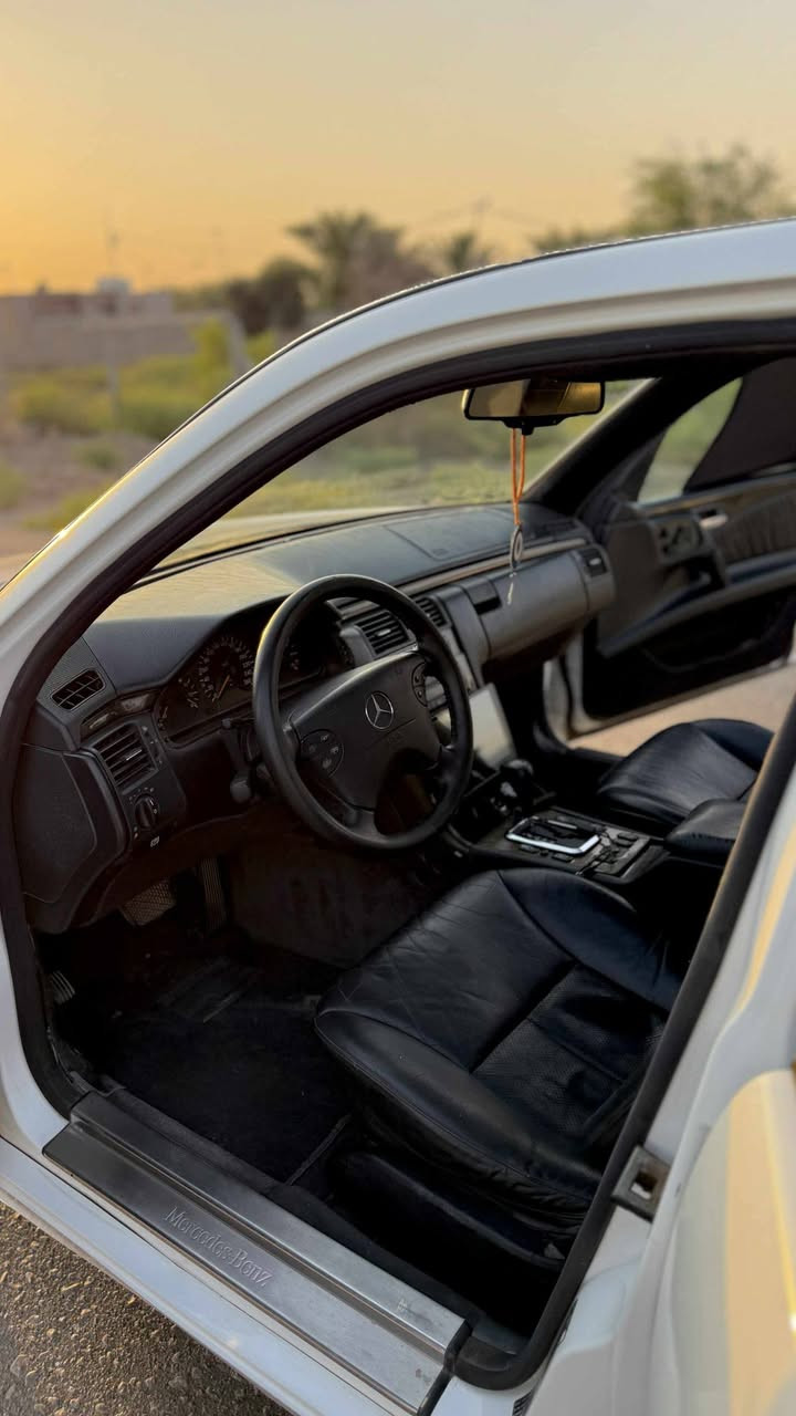 سلام عليكم مارسدس w110 ام عيون موديل 1997 افنكارد مكفول من الصبغ صبغ شركه ماعده كم ملاحضه تكحيل  فول موصفات مكينه جديدة كير ديفور سيارة مال جناي كشنات جلد خزن ميموري كشنات كلها كهرباء تجاوي قلاب امامي خلفي تبريد تدفئة كشنات برده كهرباء اشاير بلمري فتحة سلايت  مري شفط تبريد تدفئة جاهز وثلج
سيارة لا اصراف لا تبخير لا تنقيص خير منالله تخم تاير توني شاده راديتر اصلي جديد  لايتات زنون كهربائيات كلها شغاله سيارة عل بلادي عنواني ديوانية فقط الشراي يخابر بيع فقط ***********
