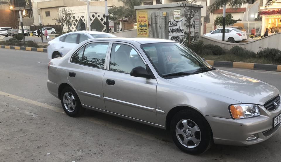 السلام عليكم للبيع فقط فيرنا شركه عامه موديل 2009 كفاله عامه بدون صبغ او حادث سياره متروكه 2012 وقبل شهر غيرت الرقم الاماني هزه جديده كلشي شغاله بيه سياره كله بلادي حته الجامه الاماميه بلاد شركه مكان السياره اليرموك للاستفسار *********** السعر 87$$ وبيه مجال
