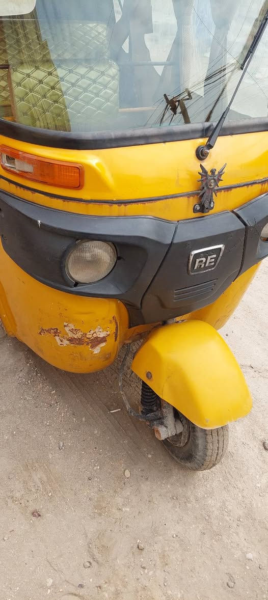 السلام عليكم تكتك للبيع موديل 18 سعره 4 ملاين رقم هاتف ***********
