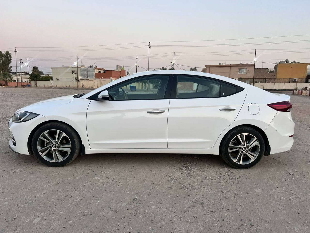 النترا خليجي 2018 فول مواصفات 
ماشية 123الف رقم سليمانية مكانها كركوك 
رقم الموبايل ***********5
السعر 153 وبيها مجال
