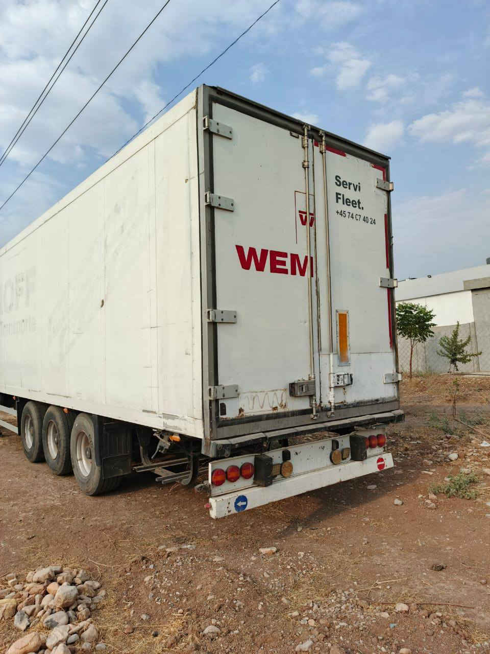 سلام عليكم ورحمه افيكو م 2006 فول مواصفات كير اوتو بيانو سيارة مكفولة من كلشي بس محرك بي بخار براد نضيف مربوط سنوية راقم فحص هزة كلها جديد وبسمي *********** كورك *********** سعر 175 وبي مجال
