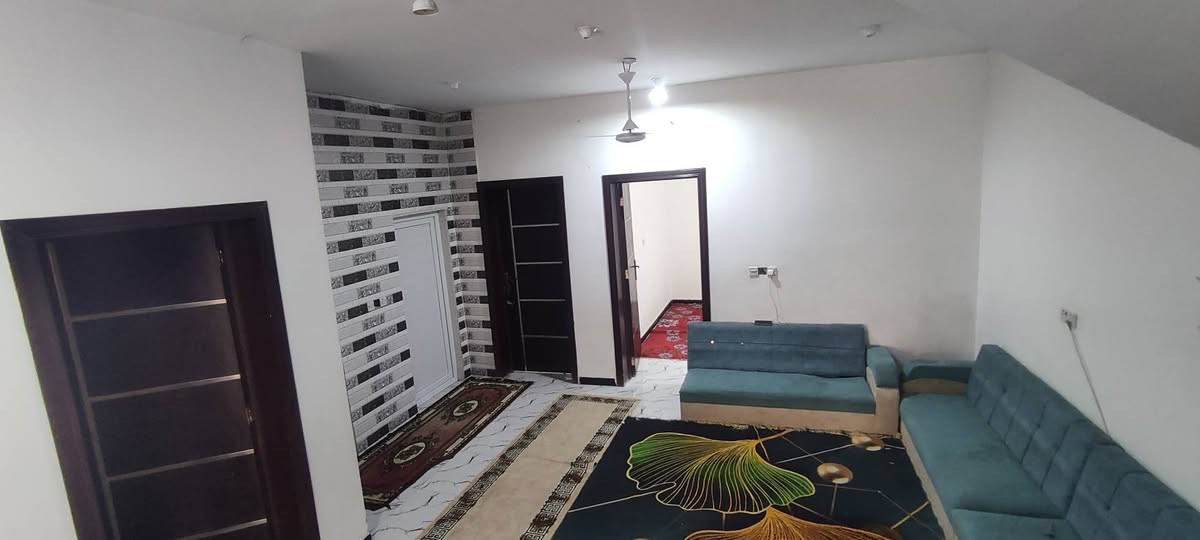 السلام عليكم ورحمه الله وبركاته 
#بيت في مجمع بوابة المثنى للبيع 
بيت جدا نضيف يفتح. ع شارع الشراكيه 
#مساحه٢٠٠متر 
غرفتين وصاله ومطبخ وصحيات داخليه خارجيه وبراني 
شارع ٢٠متر 
مطلوب ٩٠للمصرف العقاري 
بتسديد شهري ٤٥٠الف 
بيت فارغ حاليا وجاهز لسكن 
الاستفسار أكثر اتصل على الرقم التالي واتساب***********

من لديه الرغبه بعرض عقار نوفر لكم المشتري بقرب وقت ممكن
