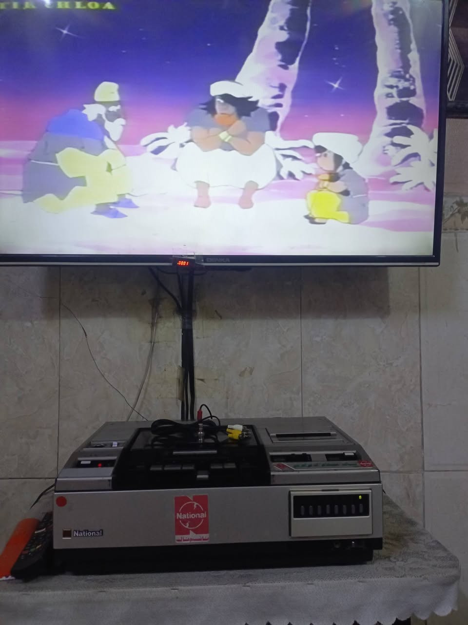 للبيع 
جهاز فديو( ناشيونال-NV-8600)
سنه الصنع 1978 إستيراد مؤسسه نهايه السبعينات جداً نظيف شغال وبحاله ممتازه خالي من التصليح نهائيا بلاد وضع شركه للاستفسار(***********)
متواجد واتساب ماسنجر يوجد توصيل 
((السعر مراسله الصفحه))
