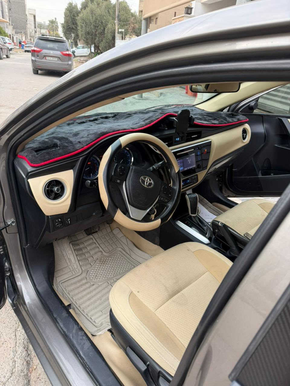 كورلا 2018 حادث جاملغ خلفي صبغ بيها كم رصعه حالوب مسويلها ادامه كامله صدر امامي خلفي تخم تايرات ادامه للمحرك لسياره متحتاج مصرف ماشيه 111 ميل.  *********** رايدها         135.  مكاني بغداد الغزاليه او العامريه
