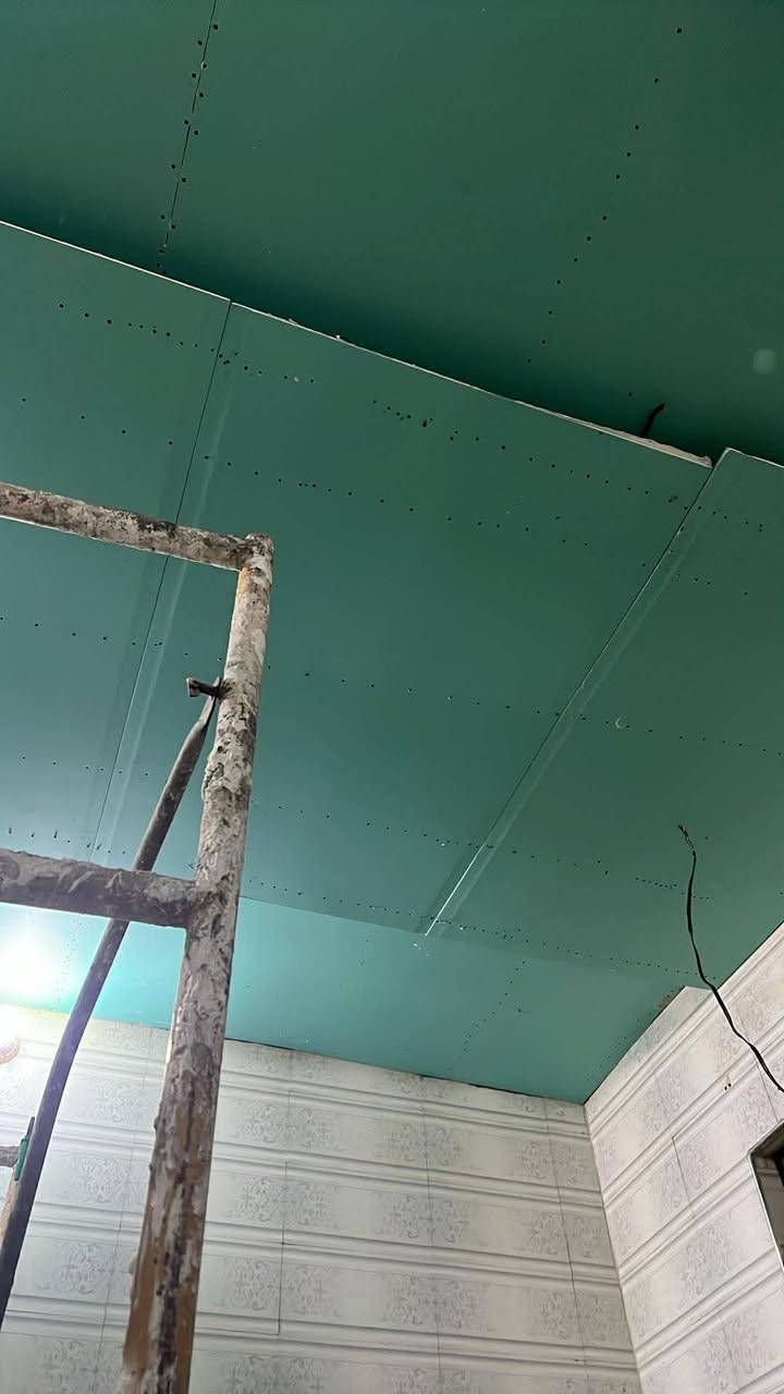 كافة أعمال الصبغ والديكورات بأسعار مناسبه ***********
