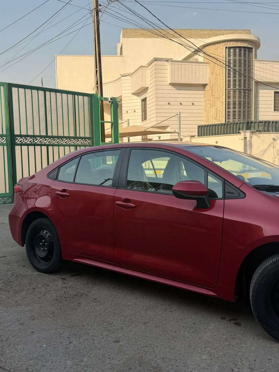 كورلا موديل2021
مكينه 1800
ماشيه 42 ميل 
موصفات le
حادث بابتين مبدله نفس اللون جه السايق 
السعر 143 وبيها مجال 
***********
