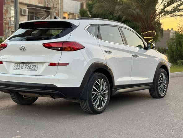 السلام عليكم
توسان ٢٠١٩ خليجي فول مواصفات بصمه وبانوراما وتحكمات أوامر صوتيه حسا سات كامره دواره السياره فول مكفوله كير محرك صدر بيه نص باب وره السايق مصبوغه وشويه بالدعاميه الاماميه سياره ماشيه ٨٤ الف حقيقي بسمي مكانه السيديه سعره ١٩٣ تلفون *********** ابو يوسف
