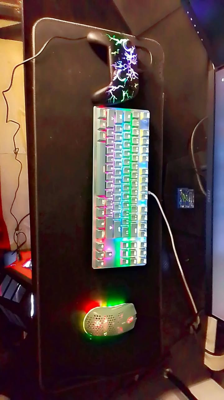 سلام عليكم
Pc
I5 9400f
RTX 2060 super 8g rgb
Ram16 rgb
Hard hhd1t
Hard ssd128
Power 600+80
المذر بورد اسوس
نوعية هيكل الكيس 
COUGAR CONQUER
مع شاشة galax 75 hz
كيبورد ميكنيكل
مع ماوس
مع ماوس باد عدد2
 سماعه كيمنك+ ستاند سماعه
 شاشه شركه msi الحجم 24  180 هيرتز 
 وجوستك + ميز وياهه ابيع شلعه وحده 
السعر 950 وبيه مجال العنوان بغداد بل عبيدي توصيل ما عندي الاستفسار *********** بي واتساب
