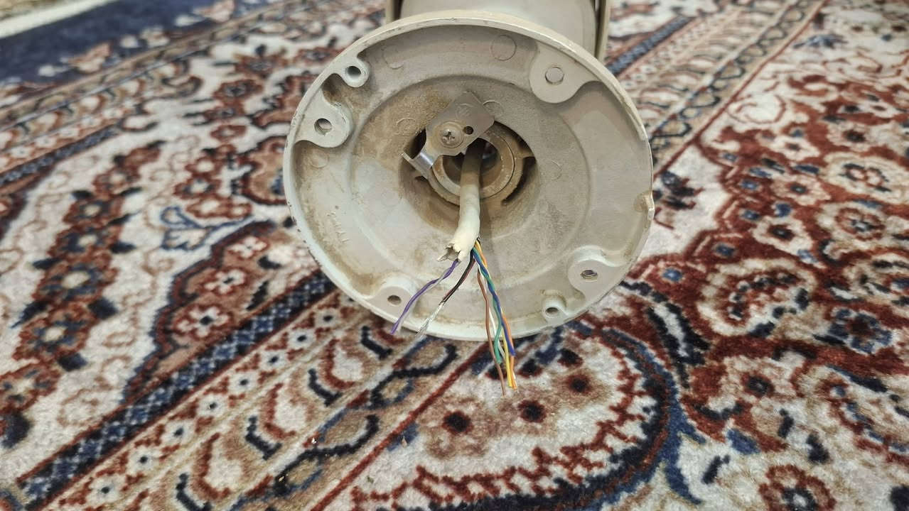 كامرتين ايبي بس وحده مقطوعه فيشه يعني متشتغل


**إذا كنت صاحب هذا الإعلان وتريد حذفه لأي سبب، رجاءا أرسل رسالة إلى الدعم الفني**