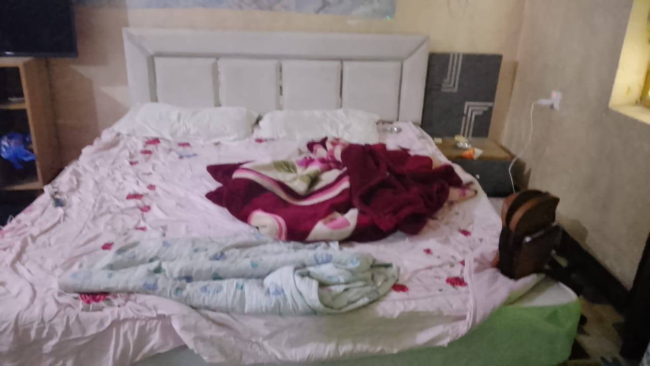 السلام عليكم اخوان
متوفره غرفه نوم للبيع مستعمله شهرين فقط


**إذا كنت صاحب هذا الإعلان وتريد حذفه لأي سبب، رجاءا أرسل رسالة إلى الدعم الفني**