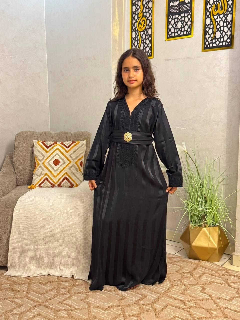 قفطان ديال البنات بالمضمة او الطرز caftan pour les petite filles avec ceintur
توب كريب جوهرة crepe

4.6.8.10
التمن 240درهم

12.14.16.18
التمن 250درهم أكادير, أكادير إداوتانان


**إذا كنت صاحب هذا الإعلان وتريد حذفه لأي سبب، رجاءا أرسل رسالة إلى الدعم الفني**
