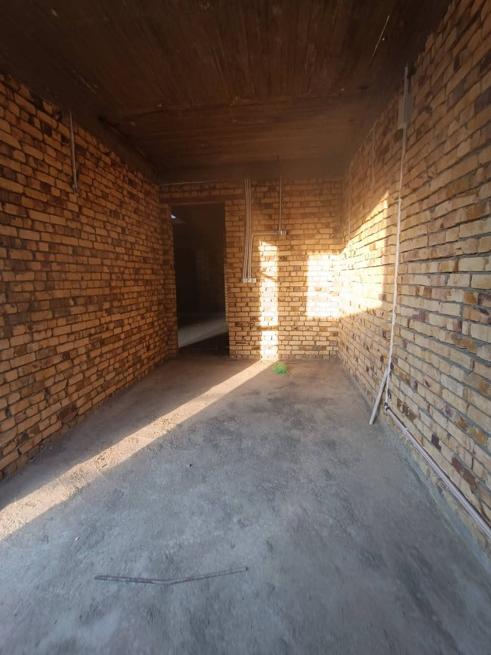 هيكل للبيـــــــــــــــــــع حله نادر الاولى حي الزيتون
المساحــــــة 125متر طابو زراعي سند 25 

الــوآجـــهــة  6,250 متر
النــــــــــــزال. 20متر
        
 
الطابــــــــــق الأرضـــــــــــــي

غـــرفة نـــوم وصاله وكليدور ومطبخ ومجمع صحيات وطارمه

الطابـــــــــق_الثانــــــــــــــــي

غـــرفتين نوم وكليدور ومجمع صحيات 

عرض الشارع 10متر تبليط مجاري كافة الخدمات 

للاستفسار الاتصال ***********
