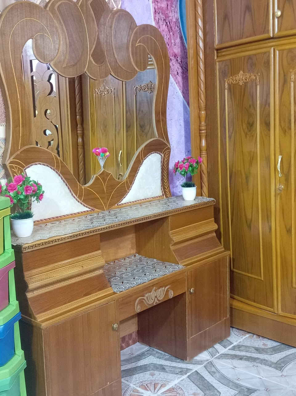 السلام عليكم للبيع غرفة نوم خشب صاج السعر ١/١٠٠ العنوان بابل المسيب الاتصال على هذا الرقم ***********
