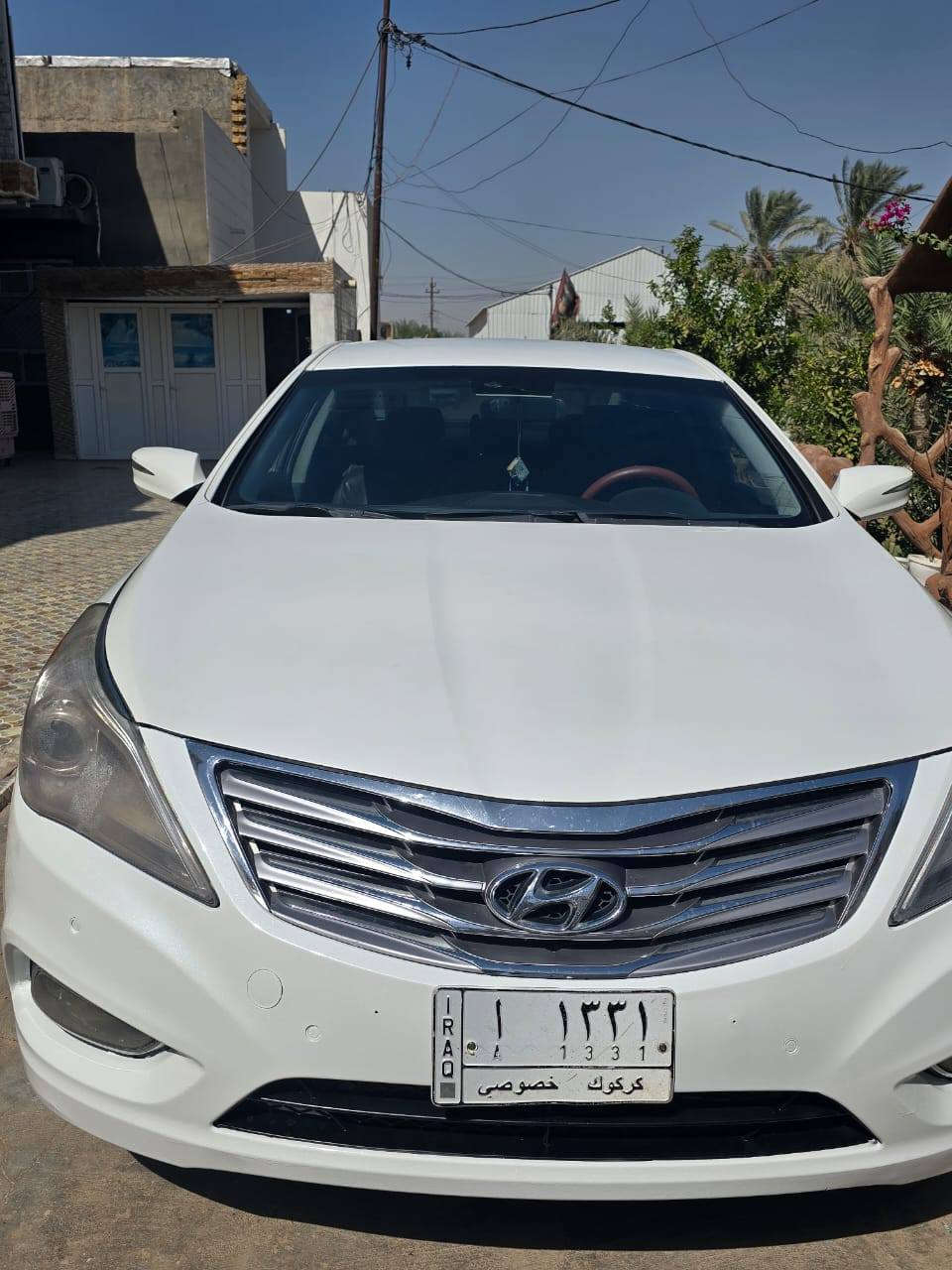 السلام عليكم 
ازيرا 2012 خليجي باسمي سنويه جديده ورقم مميز 
السياره فول مواصفات عدا الفتحه كشن كهرباء بصمه برده كهرباء اصل 3بردات السياره مشروع وطني تحويل باي محافضه
السياره عليه ادامه كامله
دسكات فيت بم منضومه زنون كير محرك كارتون 
مكاني بابل الحمزه الغربي 
السياره مكفولة كفاله عامه عدا بارد صغير كلش بلباب الخلفي 
سعره 110 وبيه مجال للشراي ترهم بيع ومراوس حسب القناعه 
***********
