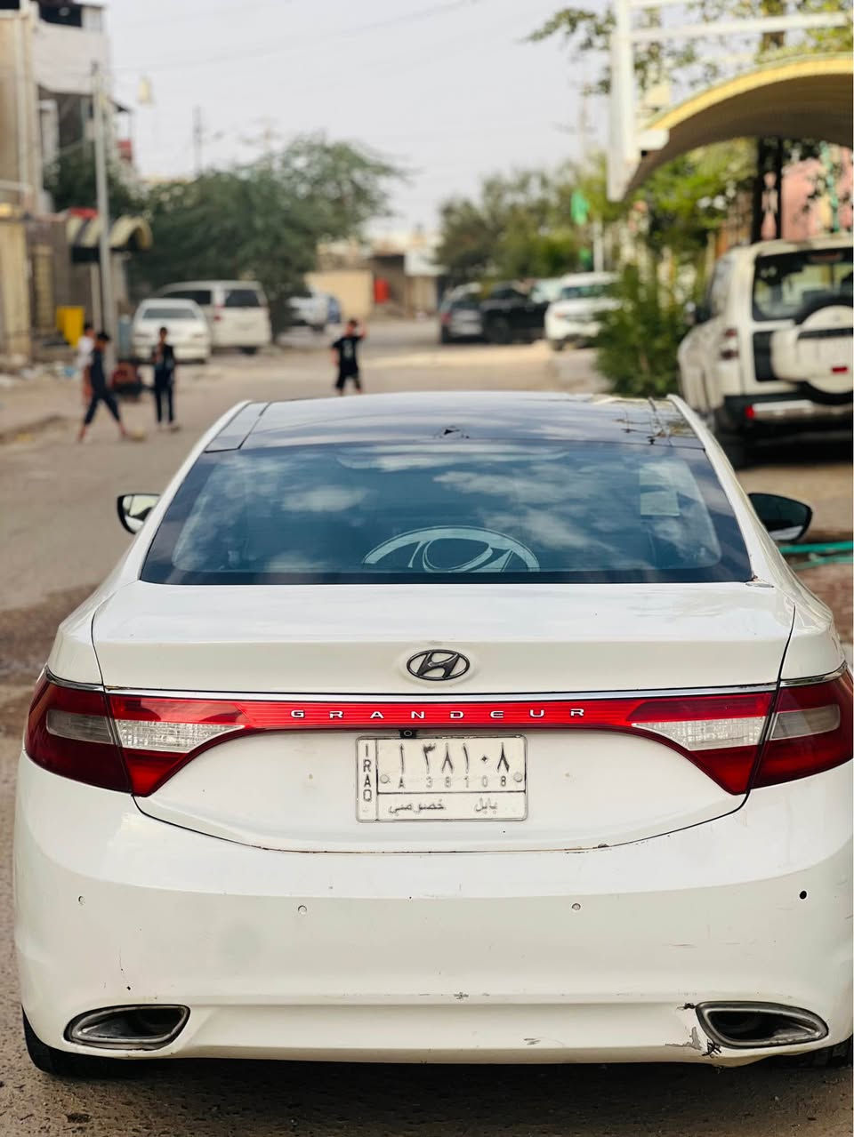 سلام عليكم 
ازيرا خليجي موديل ٢٠١٣
رقم بابل سياره يرادلهه ترتيب بيهه حادث بصيط بس المشكله سمكري وصباغ مو هل ختصاص فه دمرو شوفتهه 
حادثه بين اباب والمدكر المامي صفحت سايق ومدكر الخلفي صفحت اليمنه خسفه بصيطه بس هم مجويهه 
ع كولان ابيع شوف العين معامل كامله وعندي وكاله عامه ام الباركود وصاحبهه موجود منين مايعجبك تحول 
سعر ٨٥ وبيهه مجال عنوان بصره الموفقيه 
والاستفسار ع رقم *********** البصرة, العراق
