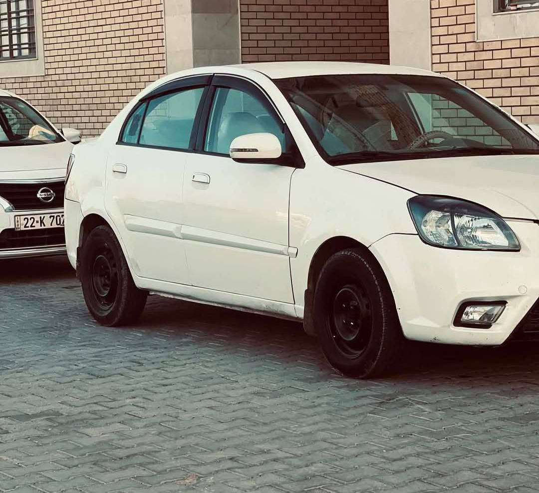 كيا ريو ٢٠١١ أوتوماتيك مكفولة من والى محرك جديد كير حداديه كهربائيات تخم تاير وارد خليجي السعر ٨٤ وبيها مجال إخوان مكلف بالنشر فقط اتصال على صاحب السياره ***********

