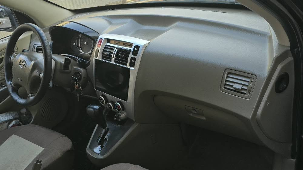 السلام عليكم  ✨️
توكسان 2008 خليجي  محرك 2000 دوش 
محرك كفالة قبل فتره شديته  السياره عليها ادامه 
تبريد ثلج  حدادية جديده  مكانات الصبح موضحة بلصوره  نقصها فقط مشط ستيرن 
و  * الكير بي تأخير * السياره جاهزه سعرها ٩٨ ورقه وبيها مجال مكاني بغداد .   
( ***********) بغداد, العراق
