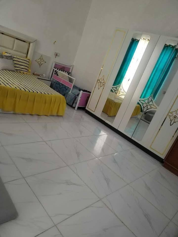 بيت حي الامين الاول طابقين المساحه ١٨٥متر طابو زراعي سند ٢٥ يطوب مي ومجاري وكهرباء خطين ومقرنص وتبليط بلباب وهذا رقمي ***********
