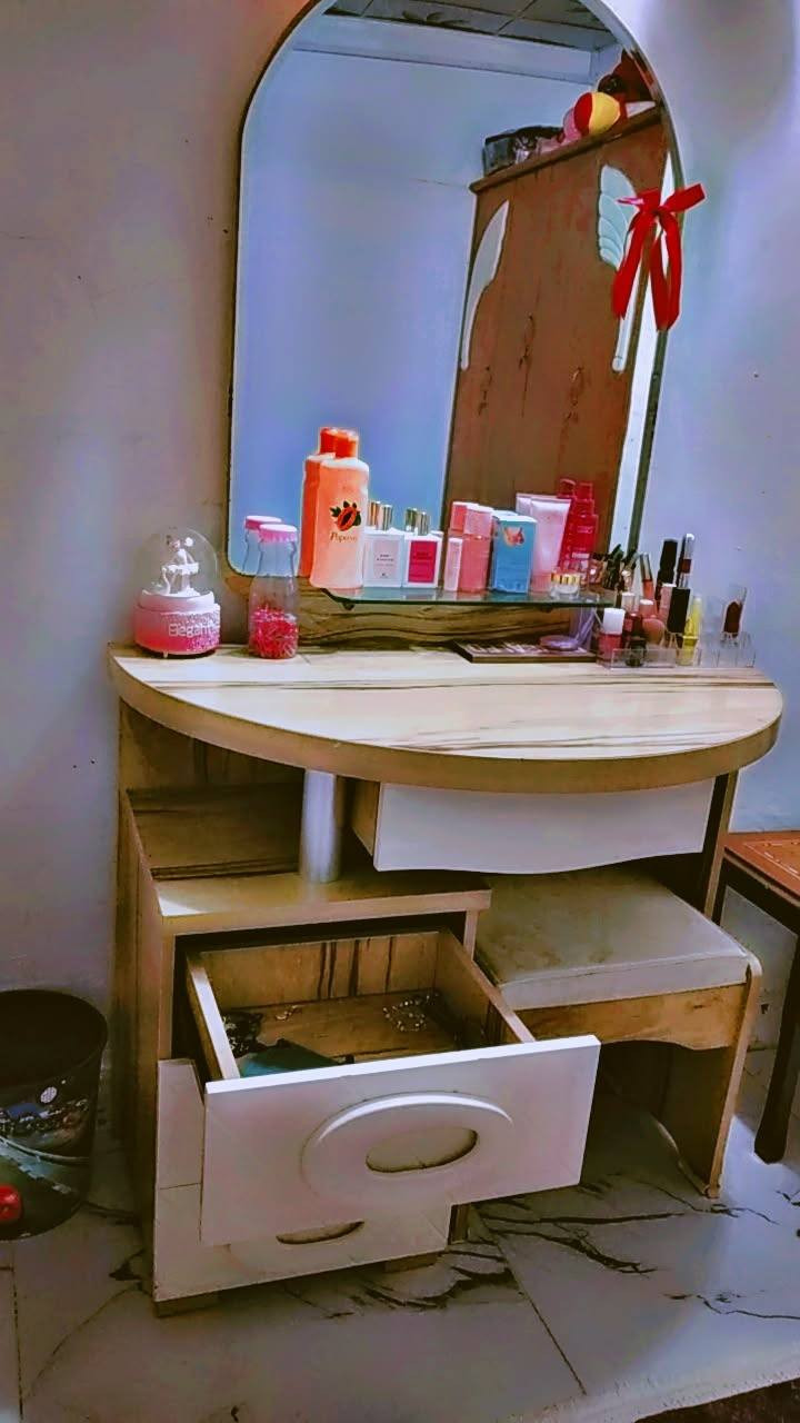 السلام عليكم. عندي، كنتور كويتي نظيف وثقيل اربع ابواب  وبيه جرارات ثنين سعر 125 قفل 
وجربايتين حديد وجلد نفس اللون نظيفات سعرهن ثنينهن ب 50 مع المنادر 
 وميز مرايه نظيف وجديد مودرن فول جمال ب 150 مصار كم شهر من اشتربته ماخذته ب، 200 عنوان ابوالخصيب طريق الصحراء..  يصيرن غرفه بناتيه كامله تعال وشوف بعينك الشراي فقط..


**إذا كنت صاحب هذا الإعلان وتريد حذفه لأي سبب، رجاءا أرسل رسالة إلى الدعم الفني**