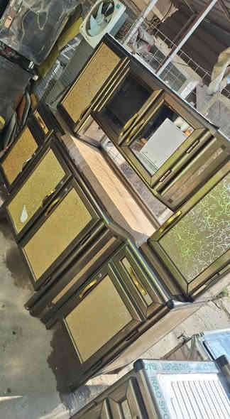 نظيف 3 قطع سعره 300 وبي مجال قليل. ***********
