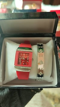 هدية للمعلمة • ساعة فخمة • تغليف أنيق