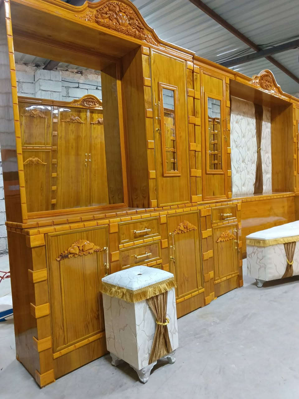 غرفة الداخل والخارج صاج طبيعي خمسة ملم سعرها مليون و ٦٠٠ ***********
